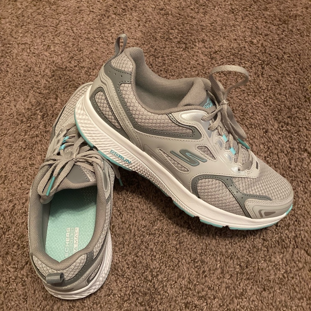 Skechers Tennis Shoes